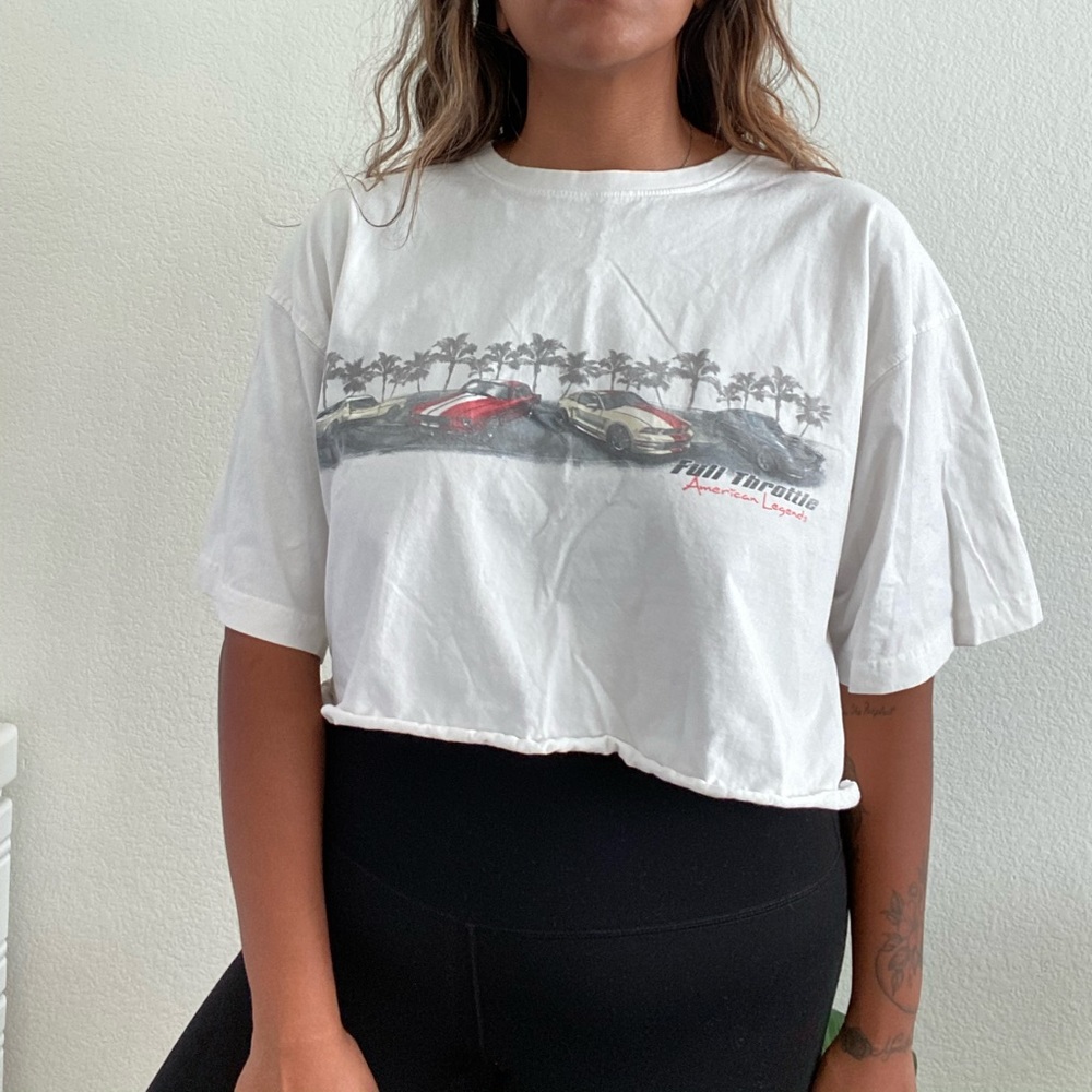 Cropped men’s tee